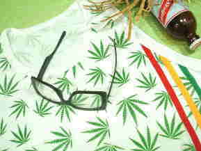 }t@ĩ^Ngbv@KŴsVc@}t@îsVc@MARIJUANA Tshirt@喃sVc