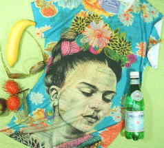 レディースＴシャツ　フリーダカーロのＴシャツ　Frida Kahlo T-shirt　フリーダＴシャツ