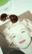 }sVc@}[̂sVc@Marilyn Tshirt