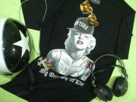 }sVc@jTCY@YsVc@}[̂sVc@Marilyn Tshirt