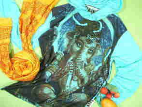 ガネーシャの長袖Ｔシャツ　インドの神様Ｔシャツ　ロンT　幸せを呼ぶ象のＴシャツ