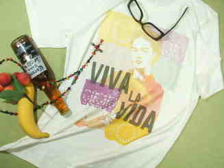 Frida Kahlo T-shirt@t[_J[̂sVc@t[_sVc