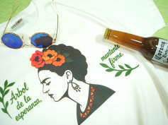 Frida Kahlo T-shirt�@�t���[�_�J�[���̂s�V���c�@���L�V�R�@������Ɓ@�t���[�_�s�V���c