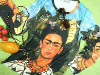 Ｔシャツ　長袖　ロンT フリーダカーロのＴシャツ　Frida Kahlo T-shirt　長袖フリーダＴシャツ