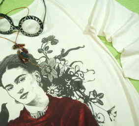 t[_J[̂sVc@@@Frida Kahlo T-shirt