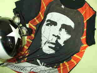 `FEQôsVc@QosVc@CHE GUEVARA Tshirt