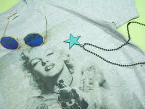 }[̂sVc@}sVc@}[̂sVc@Marilyn Tshirt